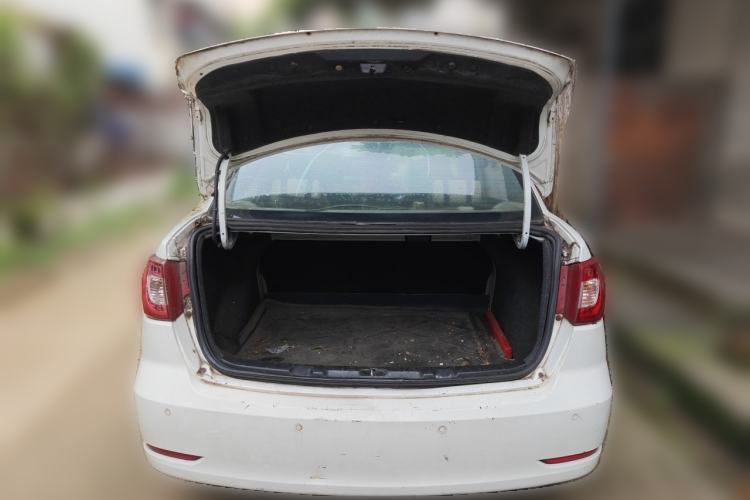 Used Dongfeng Aeolus S30 2013 1.5L Manual Entry-Level Model Trunk