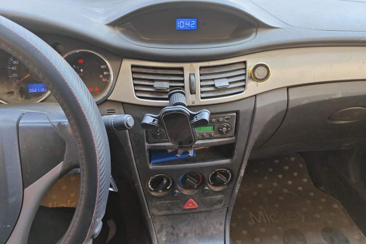 Used Dongfeng Aeolus S30 2014 1.6L Manual Gratitude Edition CNG Audio And AC Panel