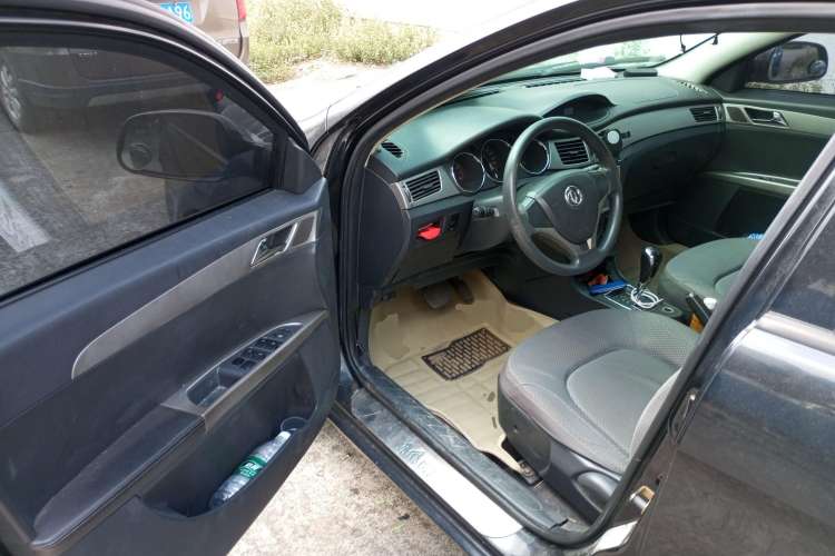 Used Dongfeng Aeolus S30 2014 1.5L Automatic Value Edition Driver Seat