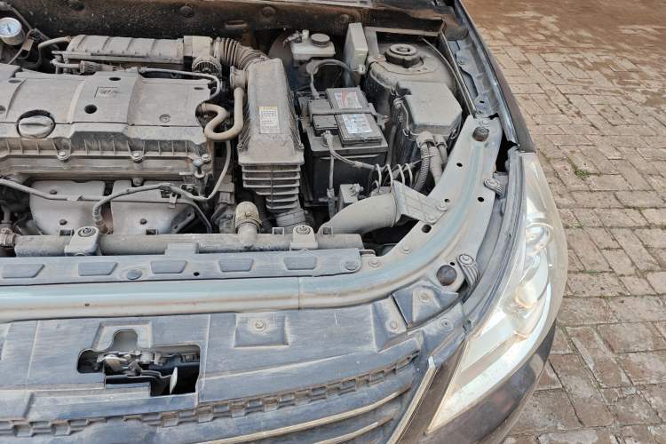 Used Dongfeng Aeolus S30 2014 1.6L Manual Gratitude Edition CNG Engine Bay Left