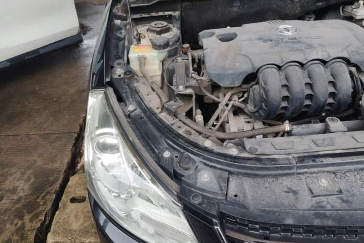Used Dongfeng Aeolus S30 2014 1.5L Manual Gratitude Edition Engine Bay Right