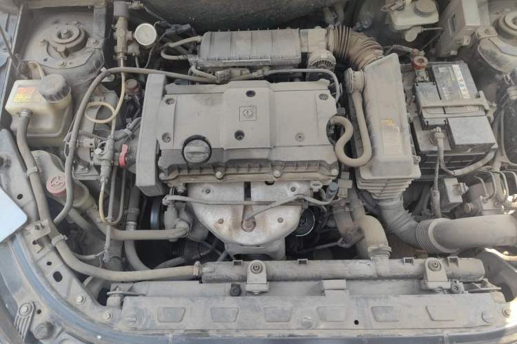Used Dongfeng Aeolus S30 2014 1.6L Manual Zunya CNG Model Engine Bay