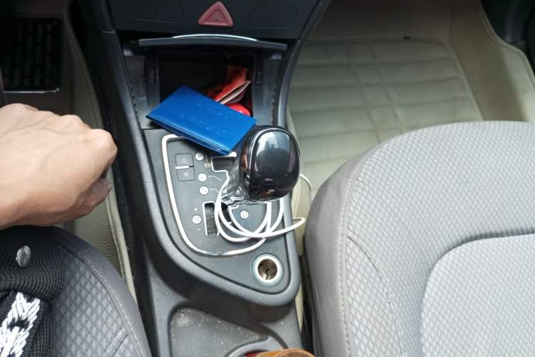 Used Dongfeng Aeolus S30 2014 1.5L Automatic Value Edition Gear Lever