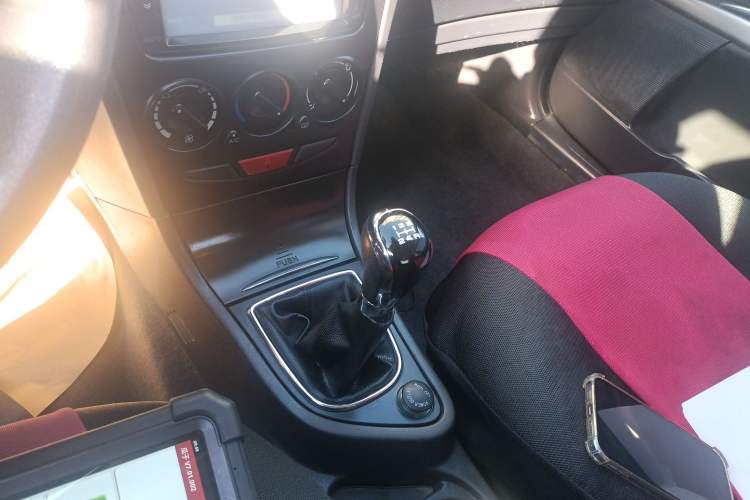 Used Dongfeng Aeolus S30 2014 1.5L Manual Gratitude Edition Gear Lever