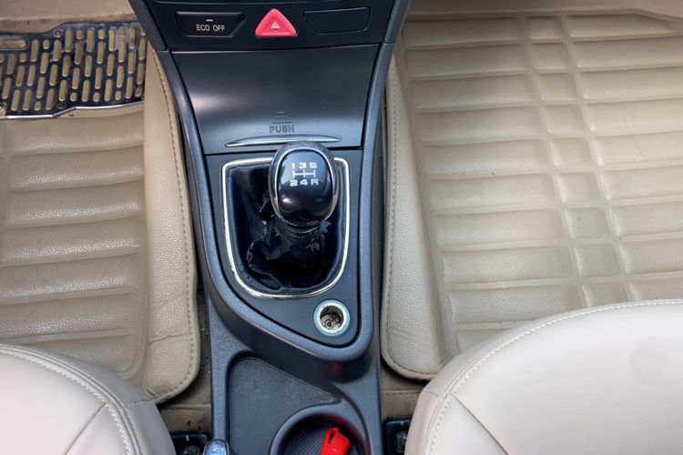 Used Dongfeng Aeolus S30 2014 1.5L Manual Gratitude Edition Gear Lever