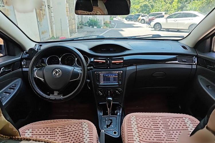 Used Dongfeng Aeolus S30 2014 1.5L Automatic ZunYa Model Interior 2