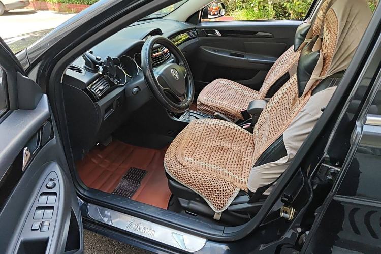 Used Dongfeng Aeolus S30 2014 1.5L Automatic ZunYa Model Interior 3