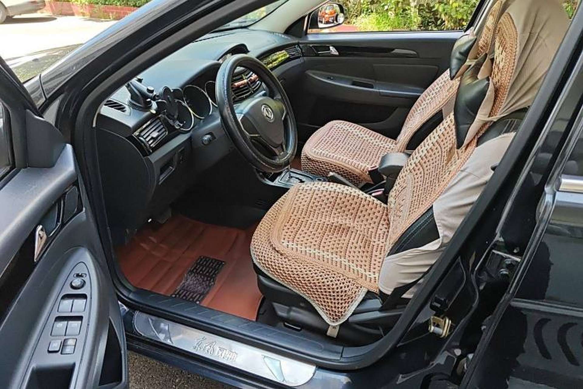 Used Dongfeng Aeolus S30 2014 1.5L Automatic ZunYa Model Interior 3