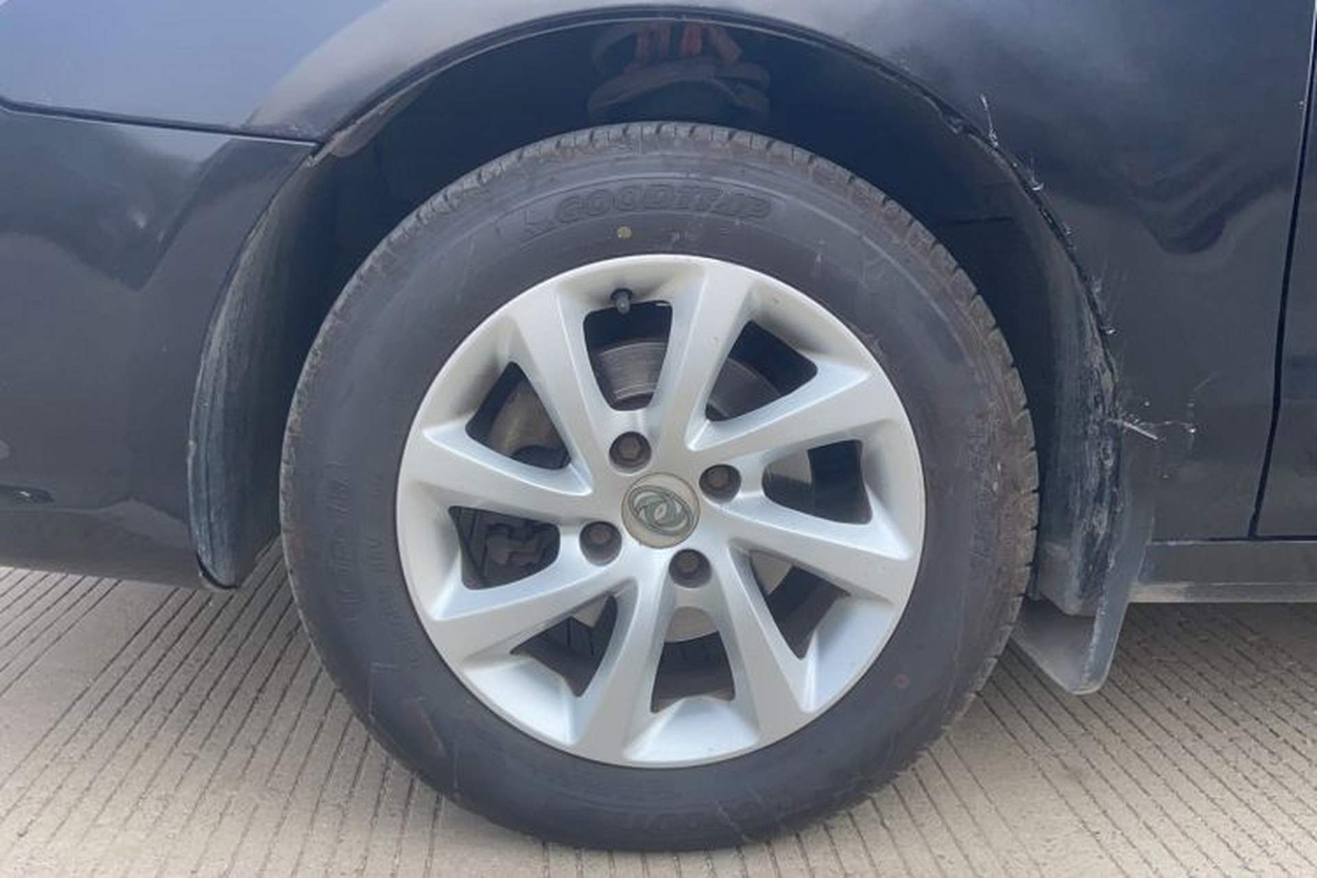 Used Dongfeng Aeolus S30 2014 1.5L Manual Gratitude Edition Left Front Wheel Hub