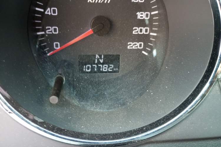 Used Dongfeng Aeolus S30 2014 1.5L Automatic Value Edition Odometer Close Up