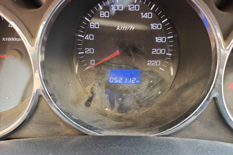Used Dongfeng Aeolus S30 2014 1.6L Manual Gratitude Edition CNG Odometer Close Up