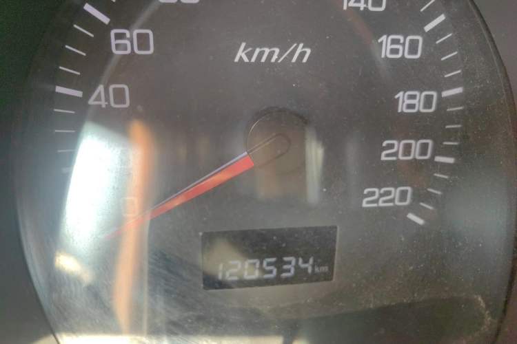 Used Dongfeng Aeolus S30 2014 1.6L Manual Zunya CNG Model Odometer Close Up