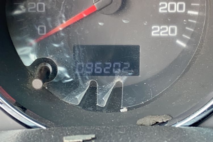 Used Dongfeng Aeolus S30 2014 1.5L Manual Gratitude Edition Odometer Close Up