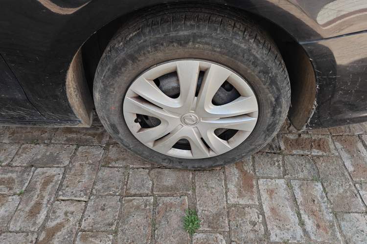 Used Dongfeng Aeolus S30 2014 1.6L Manual Gratitude Edition CNG Right Front Wheel Hub