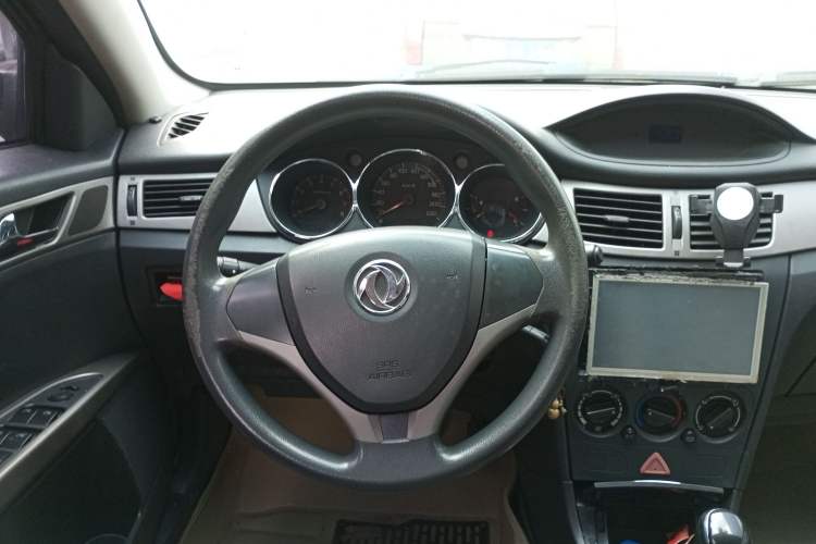 Used Dongfeng Aeolus S30 2014 1.5L Automatic Value Edition Steering Wheel
