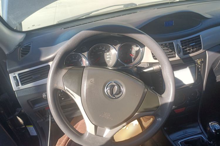 Used Dongfeng Aeolus S30 2014 1.5L Manual Gratitude Edition Steering Wheel