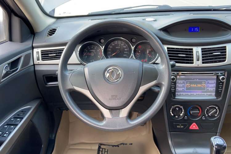 Used Dongfeng Aeolus S30 2014 1.5L Manual Gratitude Edition Steering Wheel