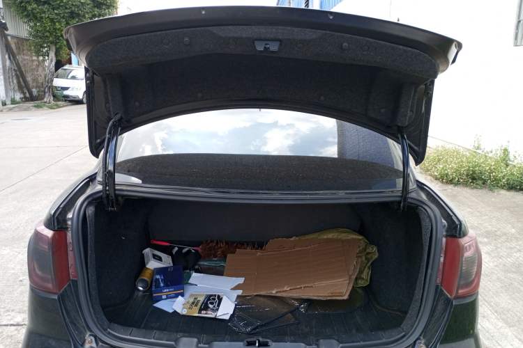Used Dongfeng Aeolus S30 2014 1.5L Automatic Value Edition Trunk