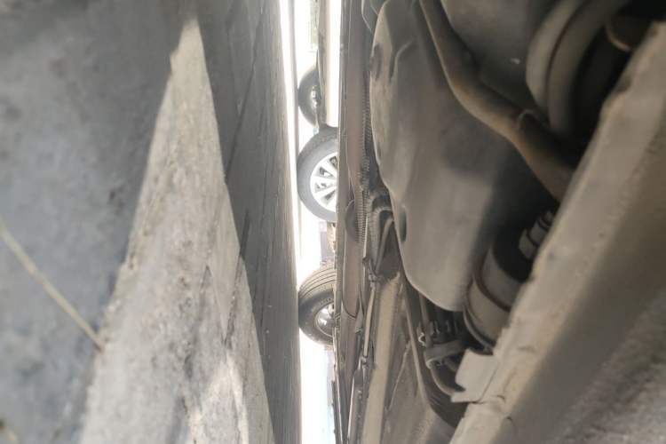 Used Dongfeng Aeolus S30 2014 1.6L Manual Zunya CNG Model Chassis Rear Right
