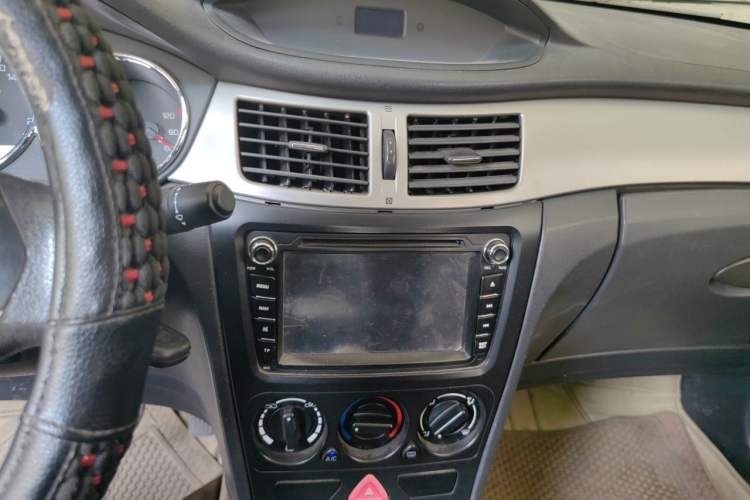 Used Dongfeng Aeolus S30 2014 1.5L Manual Gratitude Edition Audio And AC Panel