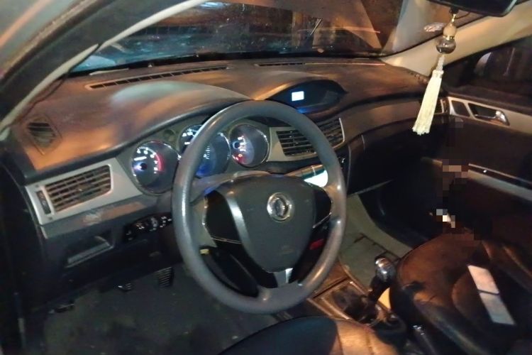 Used Dongfeng Aeolus S30 2014 1.6L Manual Gratitude Edition Center Console