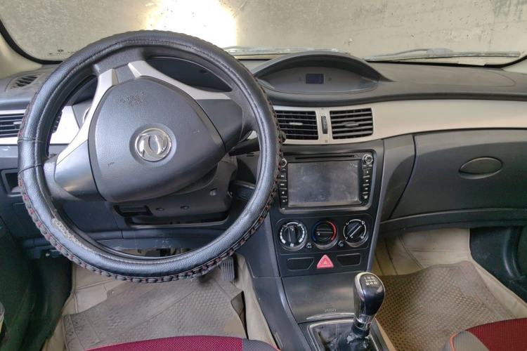 Used Dongfeng Aeolus S30 2014 1.5L Manual Gratitude Edition Center Console