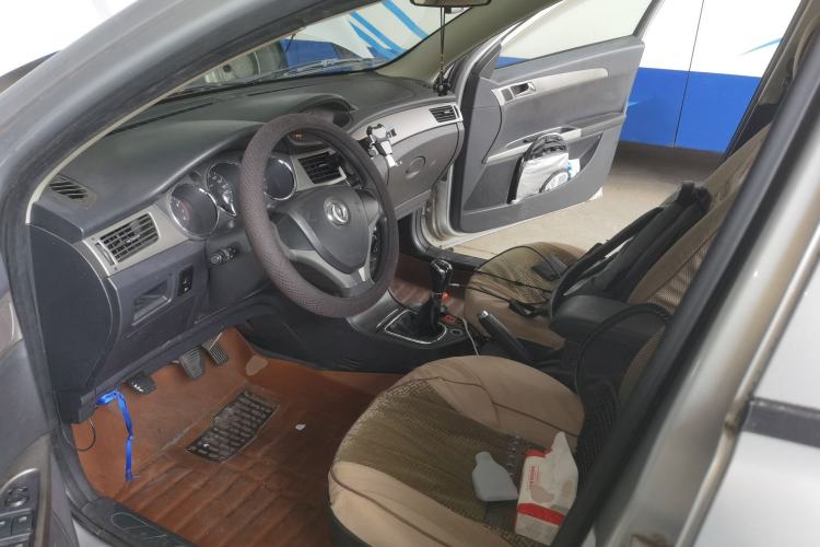 Used Dongfeng Aeolus S30 2014 1.5L Manual Gratitude Edition Driver Seat