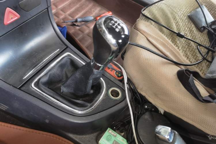Used Dongfeng Aeolus S30 2014 1.5L Manual Gratitude Edition Gear Lever