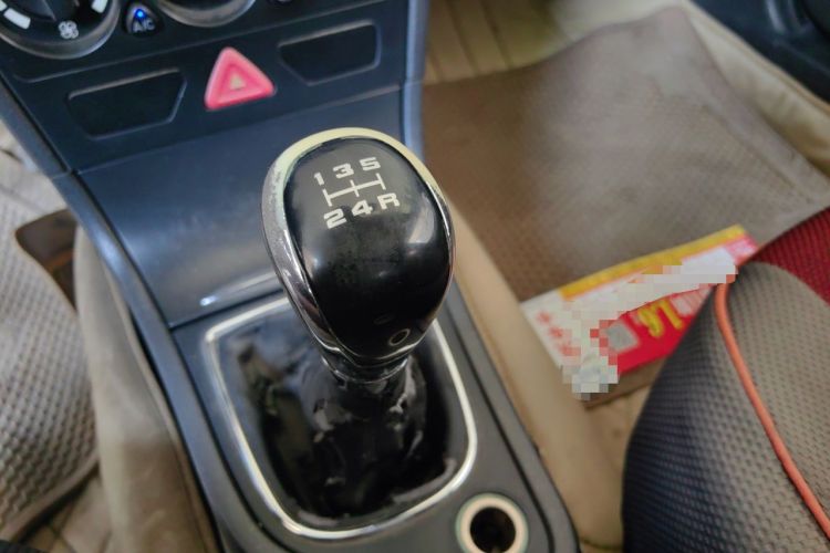 Used Dongfeng Aeolus S30 2014 1.5L Manual Gratitude Edition Gear Lever