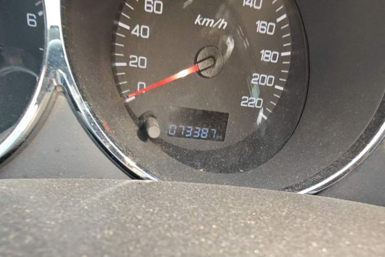 Used Dongfeng Aeolus S30 2014 1.5L Manual Gratitude Edition Odometer Close Up