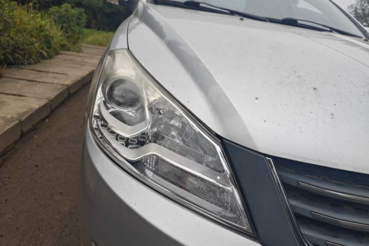Used Dongfeng Aeolus S30 2014 1.5L Manual Gratitude Edition Right Front Headlight