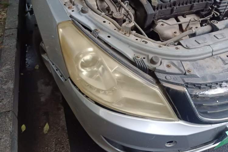 Used Dongfeng Aeolus S30 2014 1.6L Manual Gratitude Edition Right Front Headlight