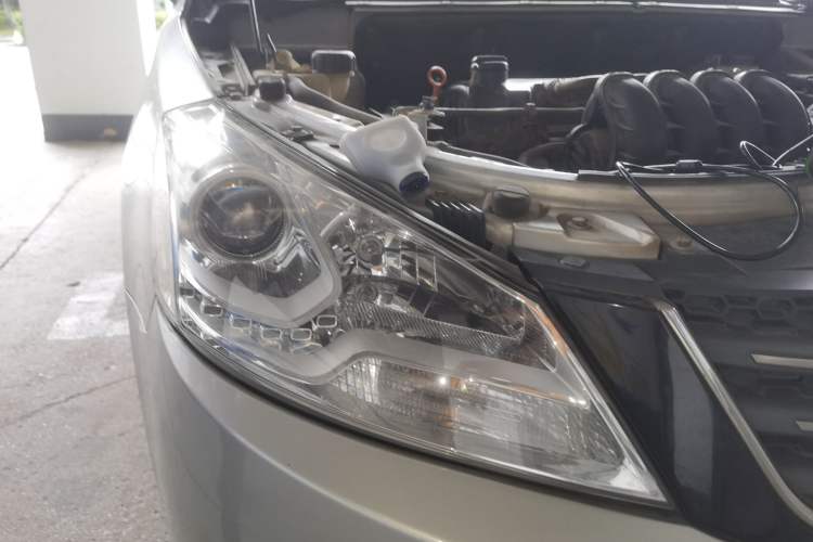 Used Dongfeng Aeolus S30 2014 1.5L Manual Gratitude Edition Right Front Headlight