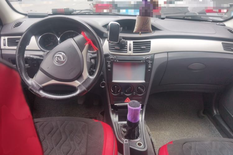Used Dongfeng Aeolus S30 2014 1.5L Manual Gratitude Edition Center Console