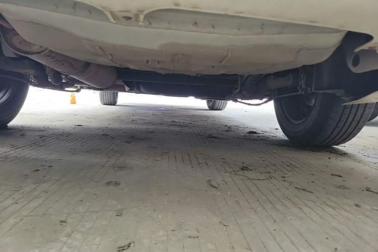 Used Dongfeng Aeolus S30 2014 1.6L Manual Gratitude Edition CNG Chassis Rear