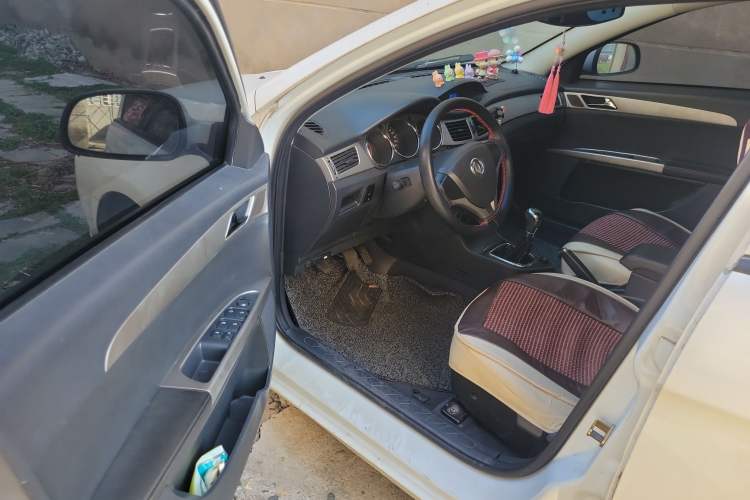 Used Dongfeng Aeolus S30 2014 1.5L Manual Gratitude Edition Driver Seat