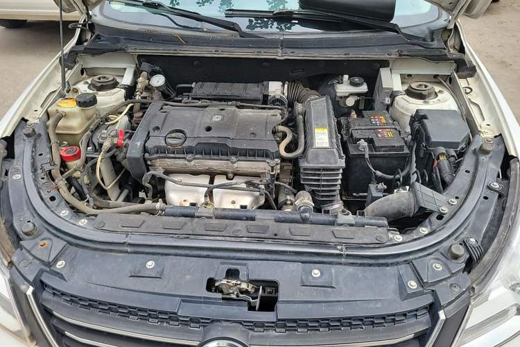 Used Dongfeng Aeolus S30 2014 1.6L Manual Gratitude Edition CNG Engine Bay