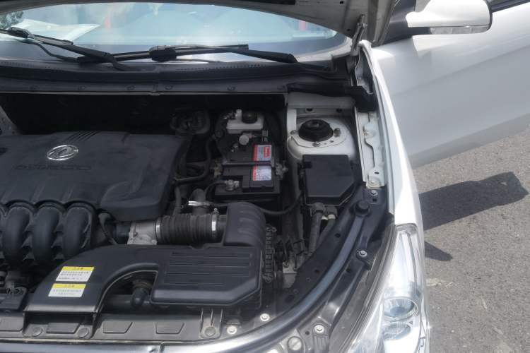 Used Dongfeng Aeolus S30 2014 1.5L Manual Gratitude Edition Engine Bay Left