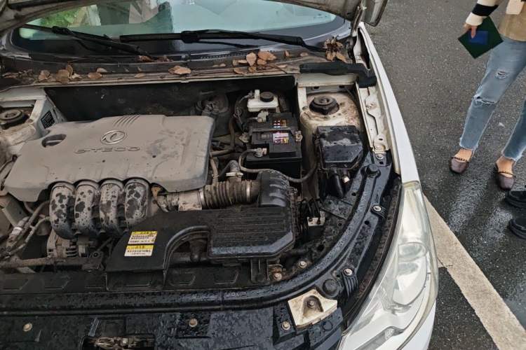 Used Dongfeng Aeolus S30 2014 1.5L Manual Gratitude Edition Engine Bay Left