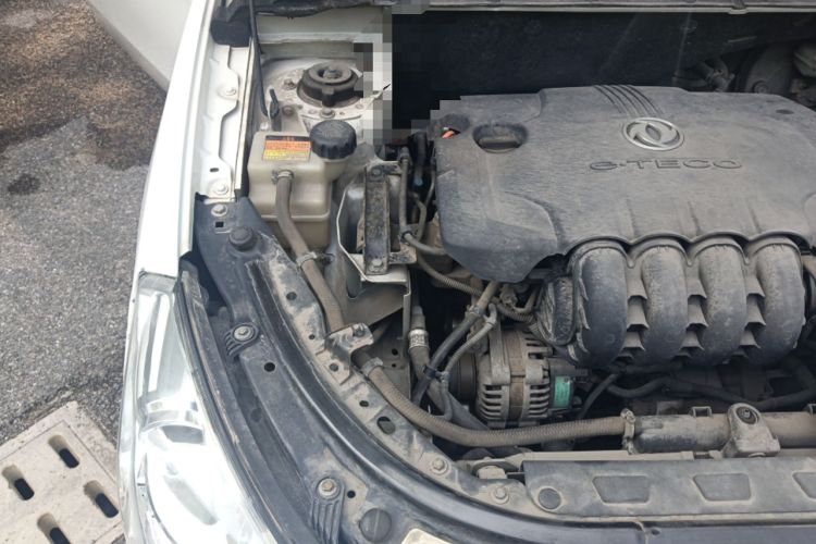 Used Dongfeng Aeolus S30 2014 1.5L Manual Gratitude Edition Engine Bay Right