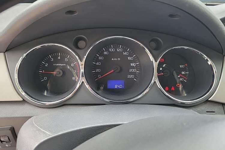Used Dongfeng Aeolus S30 2014 1.6L Manual Gratitude Edition CNG Instrument Cluster