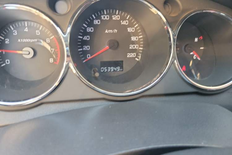Used Dongfeng Aeolus S30 2014 1.5L Manual Gratitude Edition Odometer Close Up