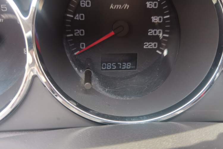 Used Dongfeng Aeolus S30 2014 1.5L Manual Gratitude Edition Odometer Close Up