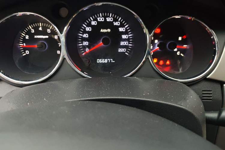 Used Dongfeng Aeolus S30 2014 1.5L Manual Gratitude Edition Odometer Close Up
