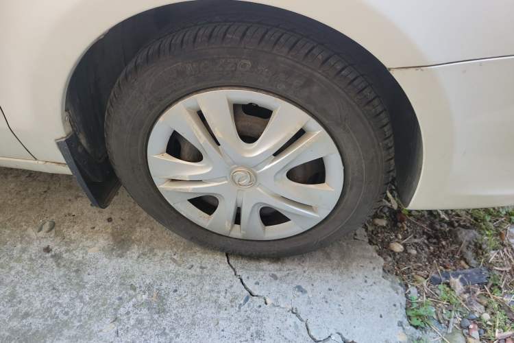 Used Dongfeng Aeolus S30 2014 1.5L Manual Gratitude Edition Right Front Wheel Hub