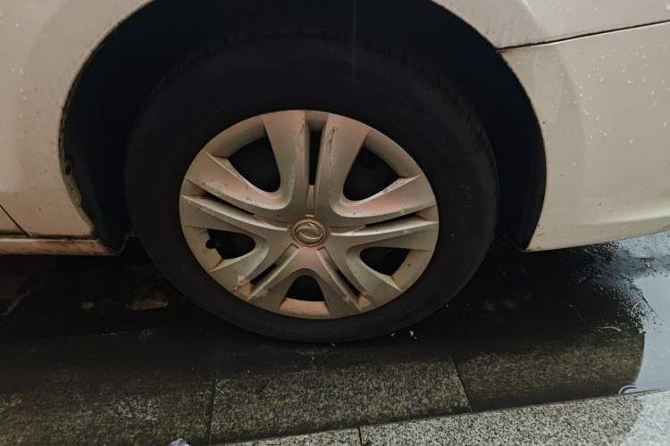 Used Dongfeng Aeolus S30 2014 1.5L Manual Gratitude Edition Right Front Wheel Hub