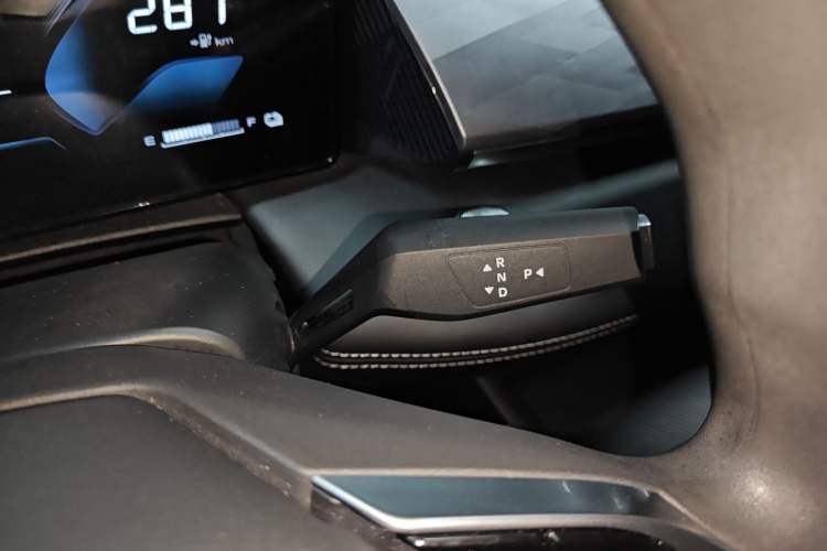 Used Dongfeng Aeolus SKY EV01 2023 445km PRO Gear Lever