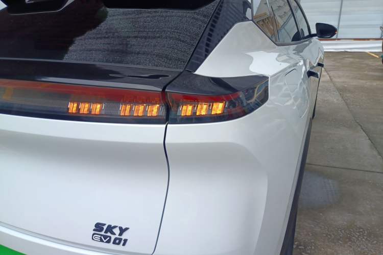Used Dongfeng Aeolus SKY EV01 2023 445km PRO Right Rear Taillight