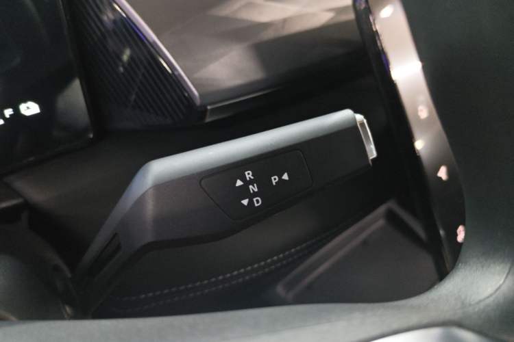 Used Dongfeng Aeolus SKY EV01 2024 530km PRO Gear Lever