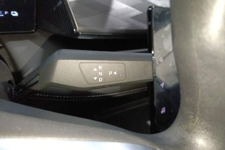 Used Dongfeng Aeolus SKY EV01 2024 530km PRO Gear Lever